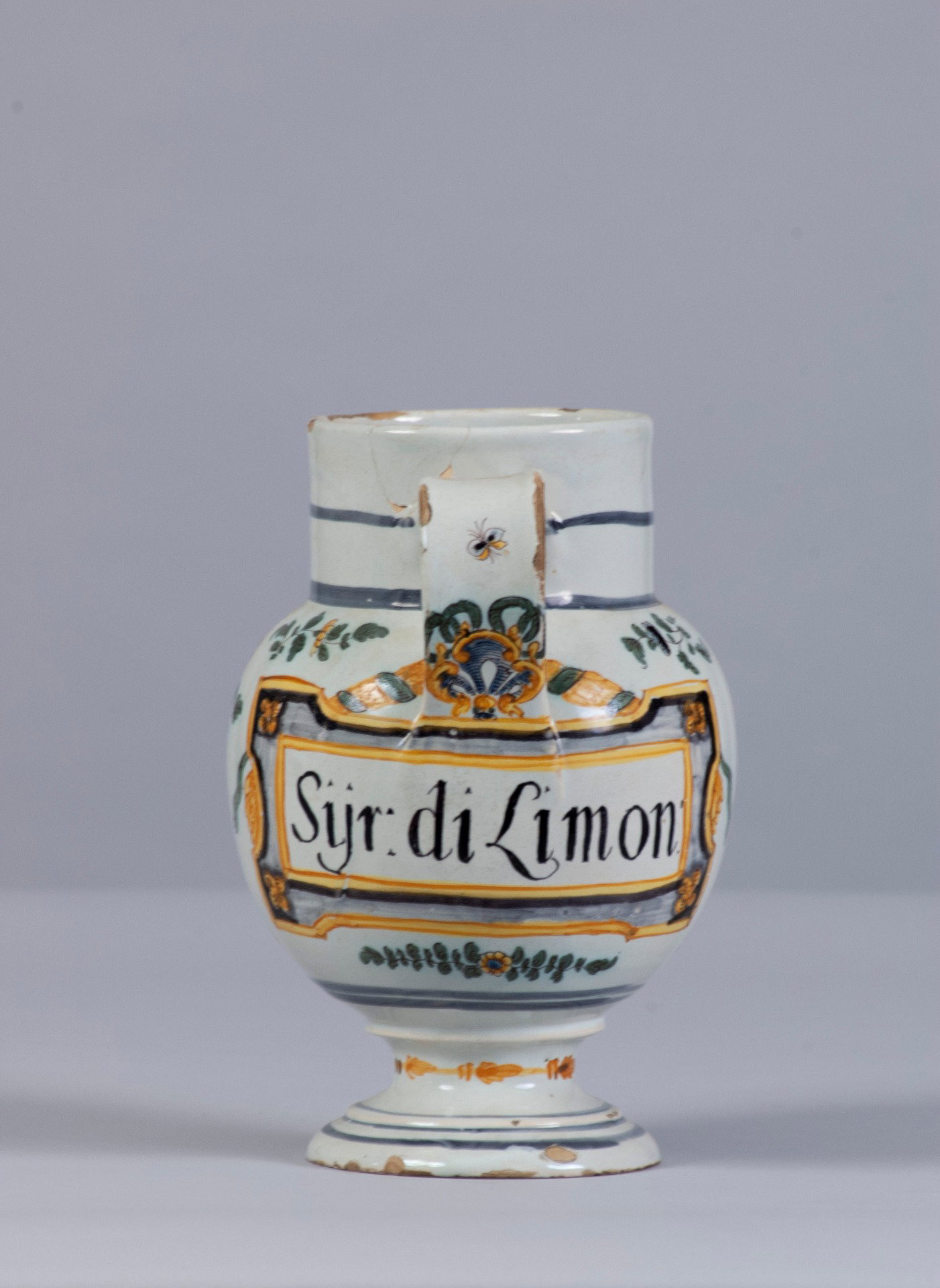 Pesaro, 1787, Brocca en faïence polychrome, «Sijr: di Limon»